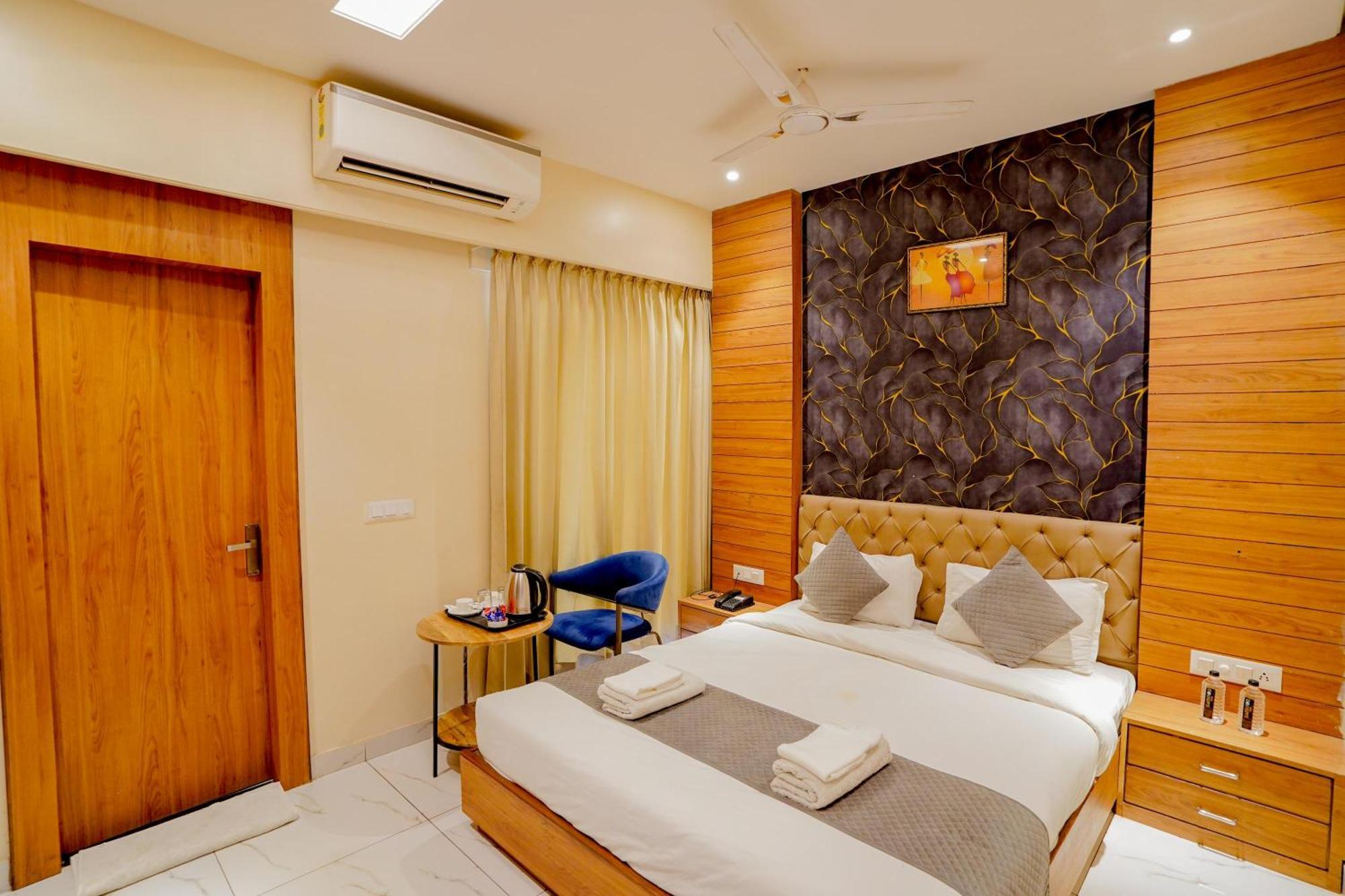 Hotel Ekana Jaipur Exteriör bild