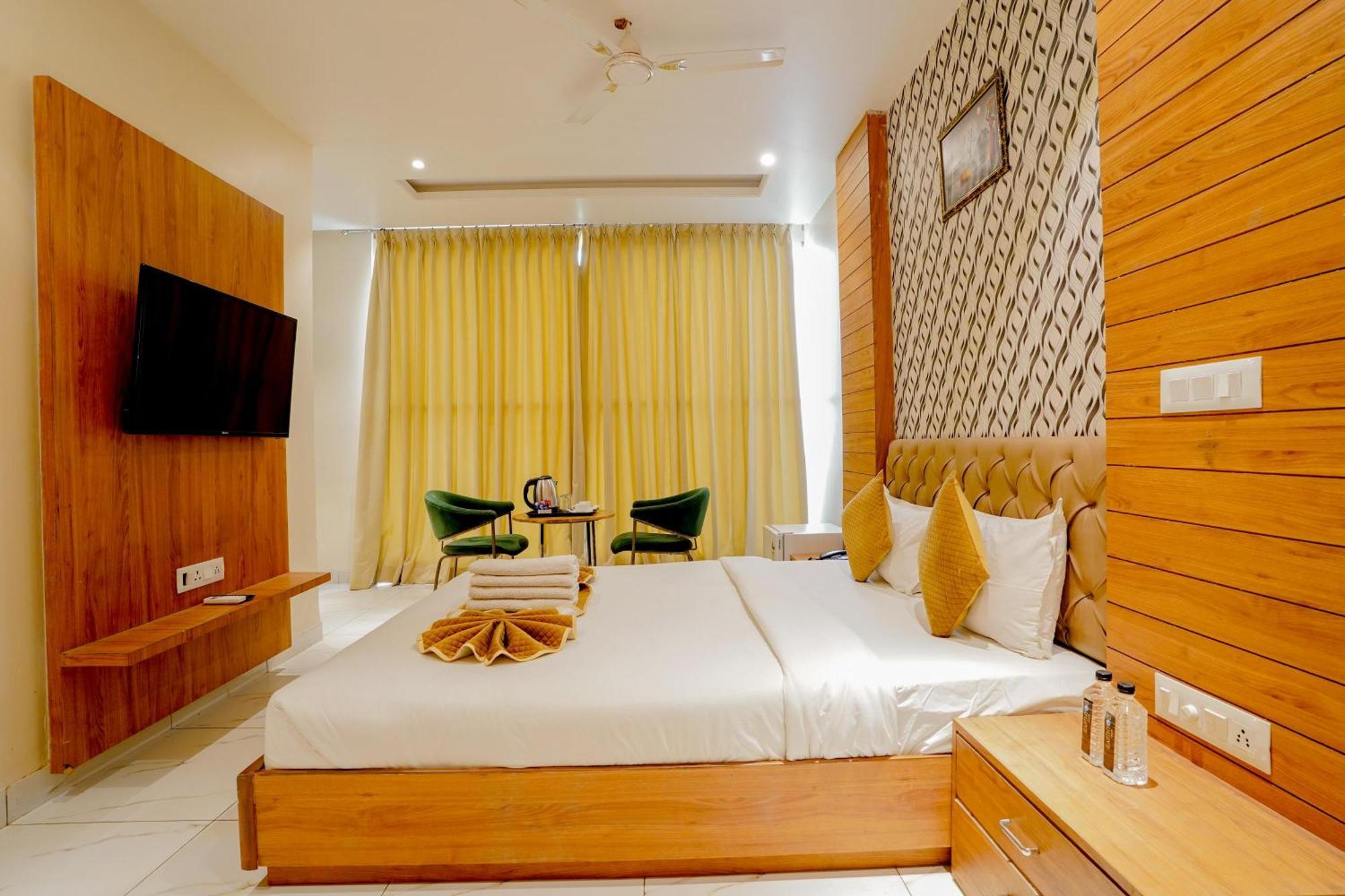 Hotel Ekana Jaipur Exteriör bild