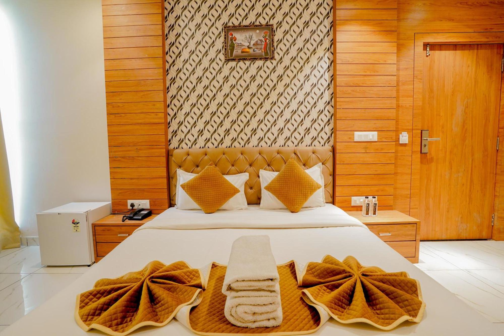 Hotel Ekana Jaipur Exteriör bild